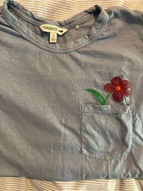 Toad&Co Light Blue Short Sleeve Tee with Red Flower